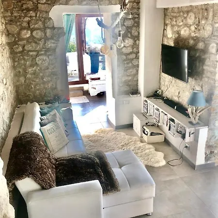 Maison De Blanc Villa Tavoleto