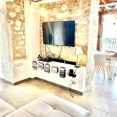Maison De Blanc
